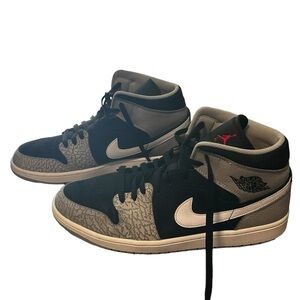 Jordan 1 Mid SE Elephant Print - size 12